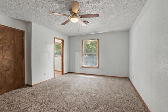 Building Photo - 1300 N Rockwell Ave