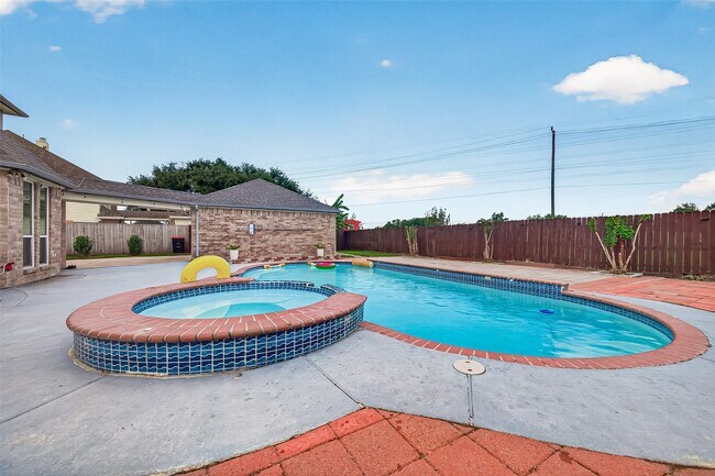 Building Photo - 14414 Ardwell Dr