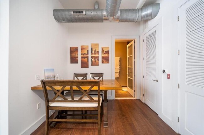 Building Photo - 650 Montgomery St