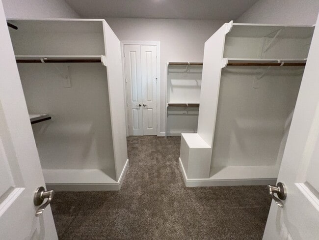 Building Photo - 5714 Caracara St