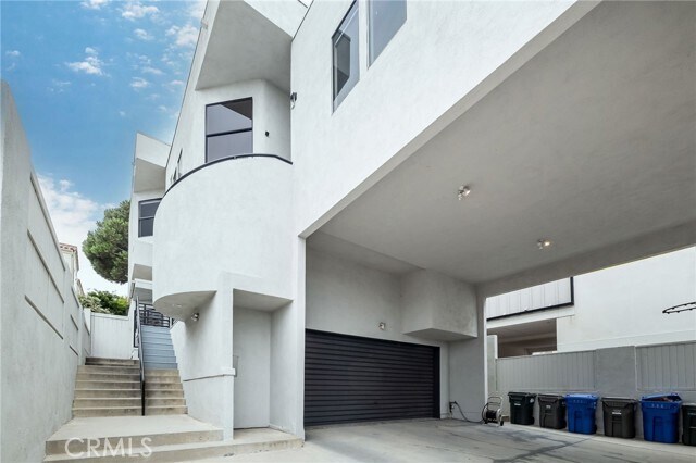 Building Photo - 604 N Irena Ave