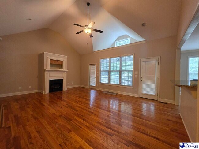 Building Photo - 995 Maggie Way