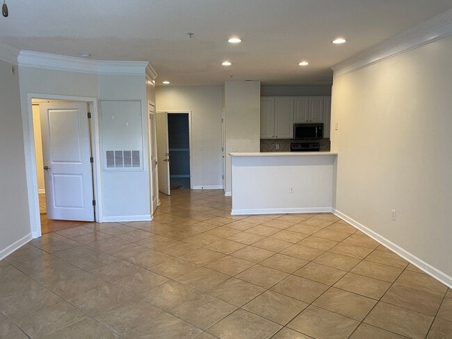 Building Photo - 235 Woodlands Way