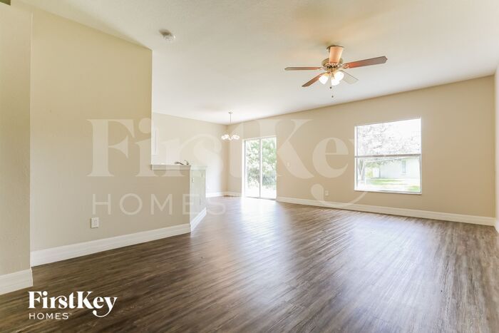 Building Photo - 2728 Parrot St