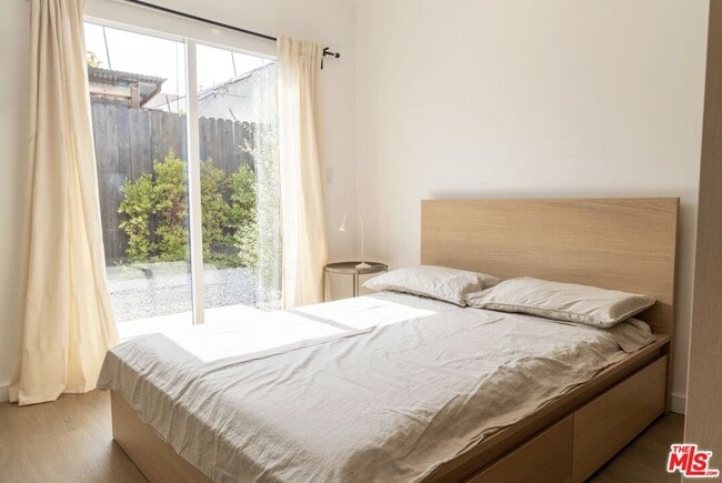 Building Photo - 623 Mariposa Ave