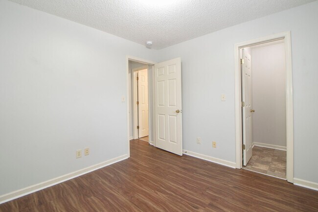 Building Photo - 3256 N Senseney Cir