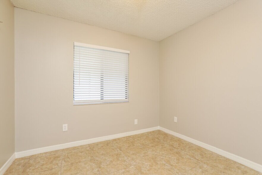 Building Photo - 336 Alba Ln