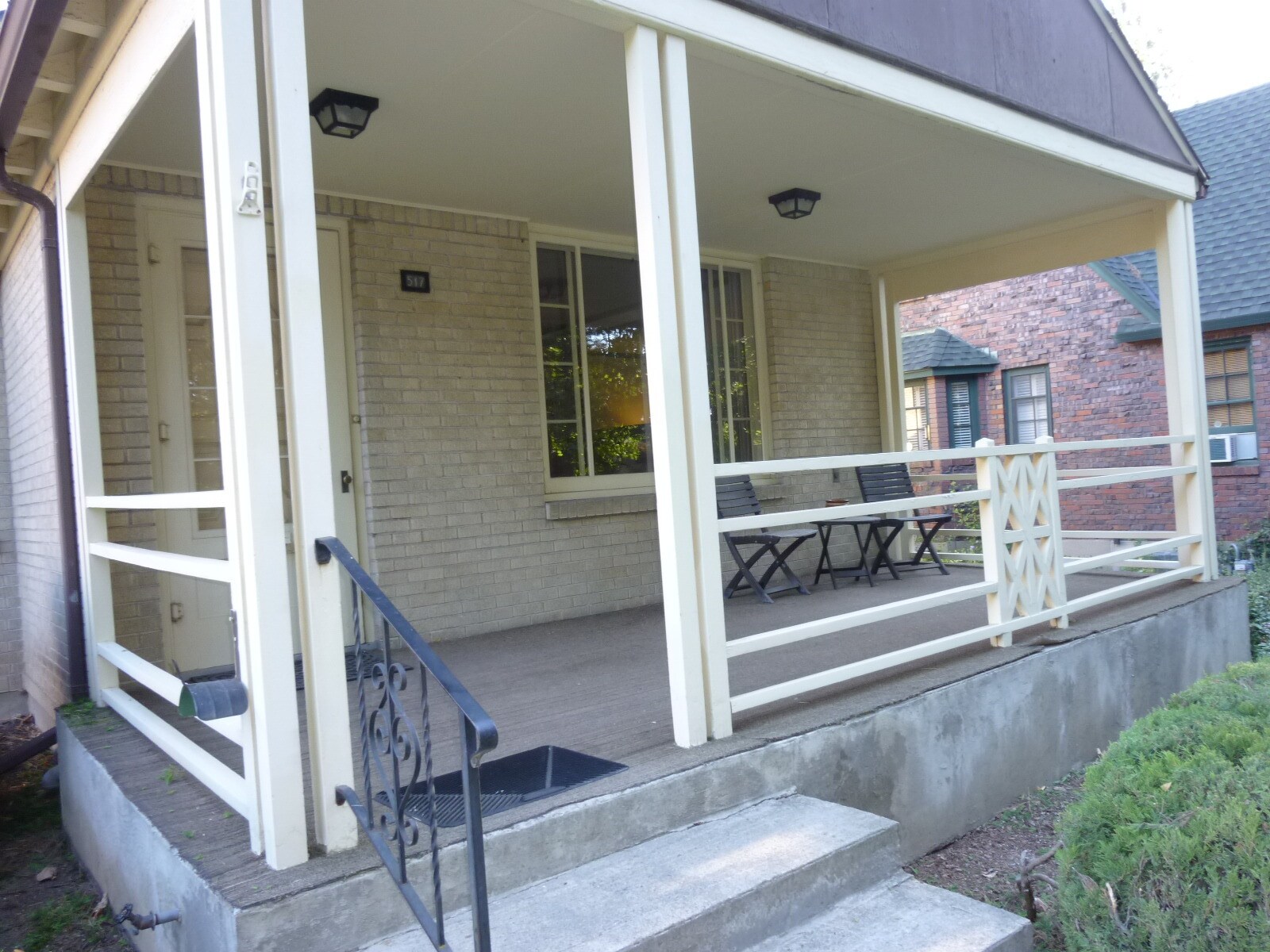 Building Photo - 517 W 27th Ave