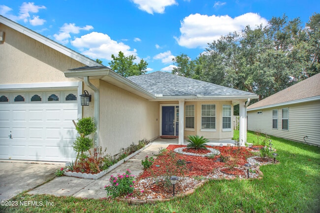 Building Photo - 757 MacKenzie Cir