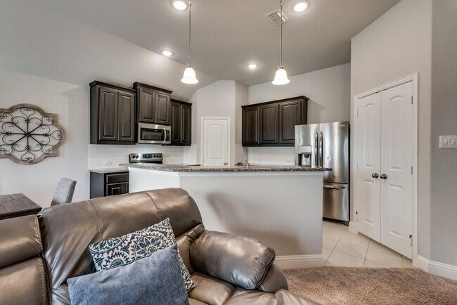 Building Photo - 340 Pecos Dr