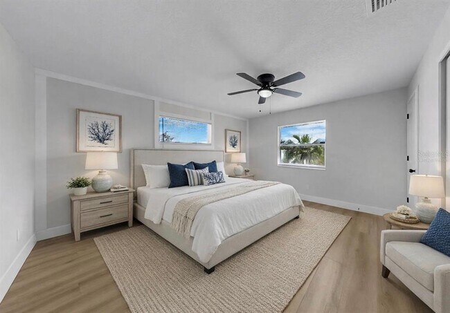 Building Photo - 6515 Santiago Ct