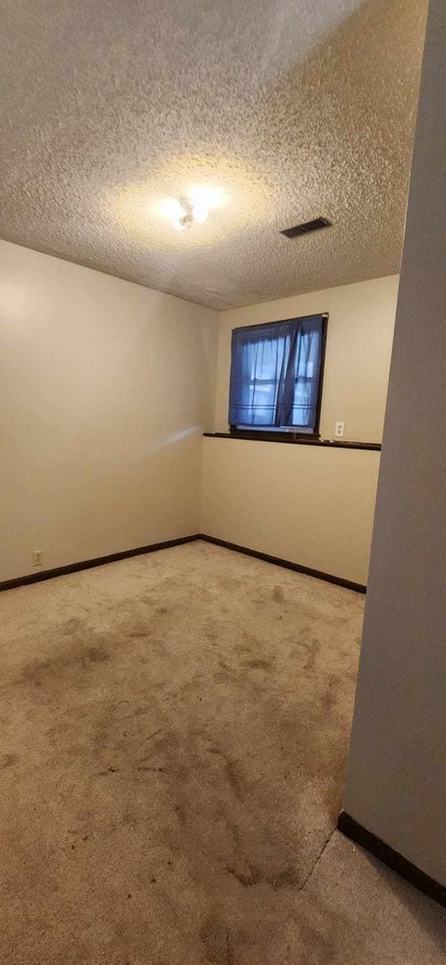 Building Photo - Spacious Home for Rent!