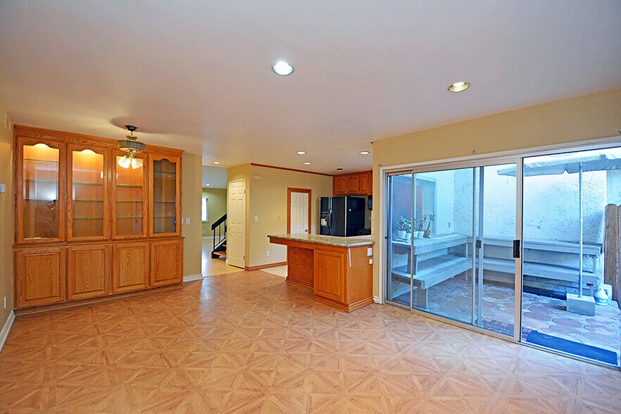 Building Photo - 10051 Valley Circle Blvd