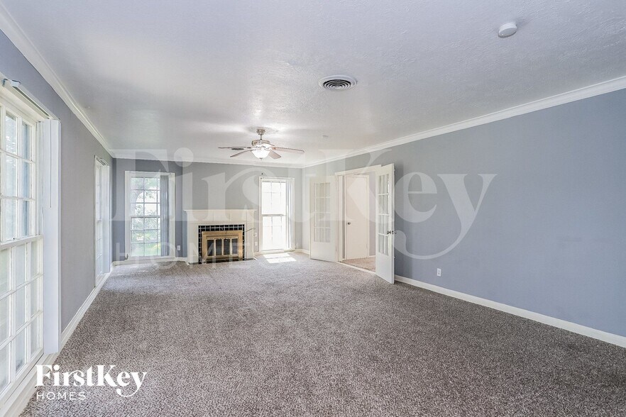 Building Photo - 1225 19th Ave N