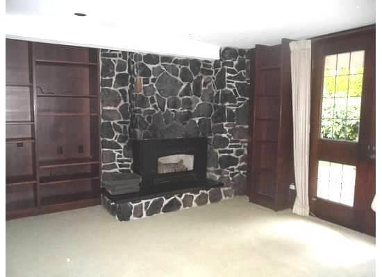 Building Photo - Broadway Hill home