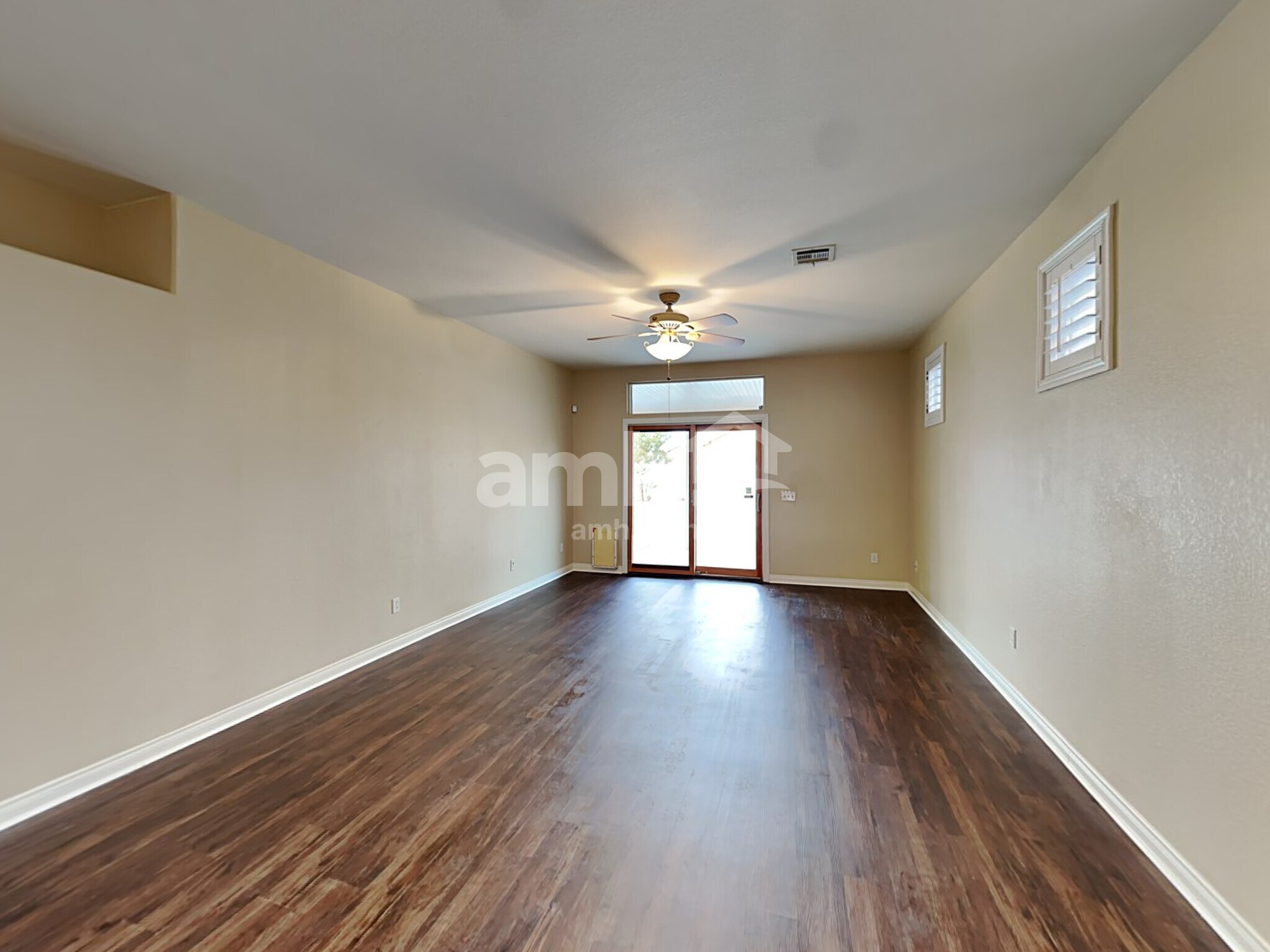 Building Photo - 1852 E Pyle Ave