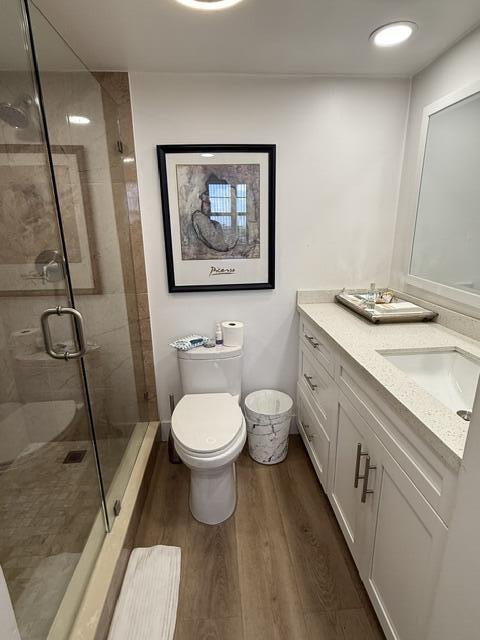 Building Photo - 250 Jacaranda Dr