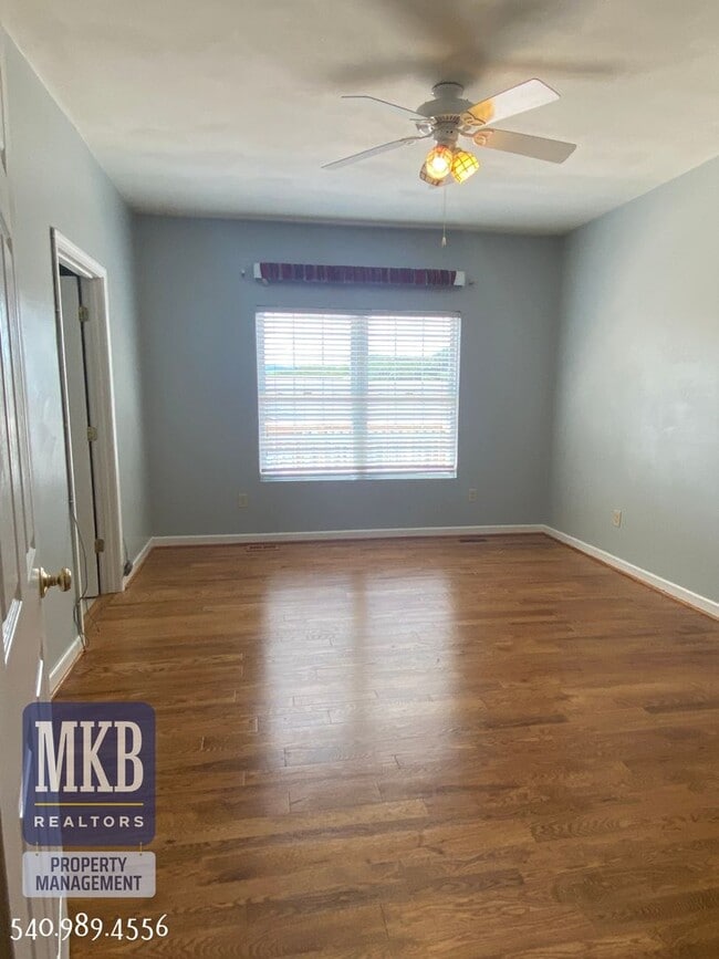 Building Photo - 3 bedrooms 3 baths Patio Home in Roanoke C...