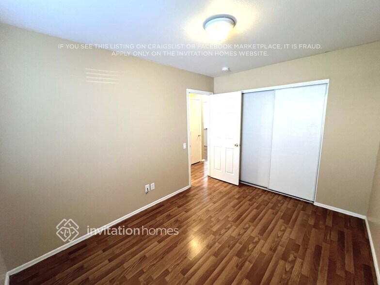 Building Photo - 1868 W Renaissance Ave