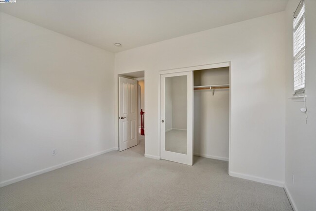 Building Photo - 2016 Maidenhair Way
