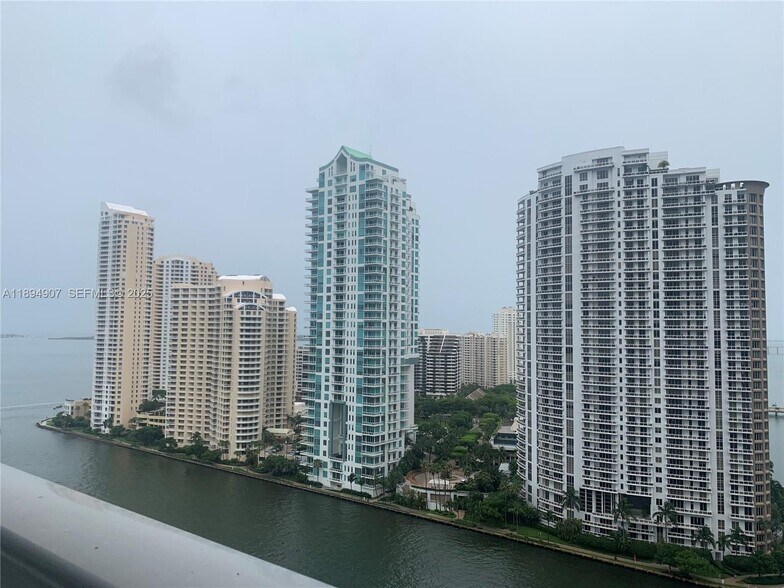 Building Photo - 300 S Biscayne Blvd