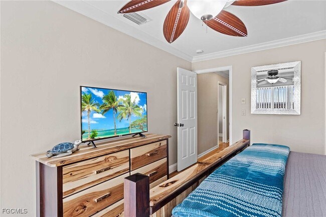 Building Photo - 252 Bayshore Dr