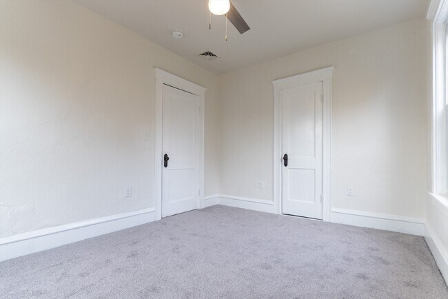 Building Photo - 643 Rathbun St