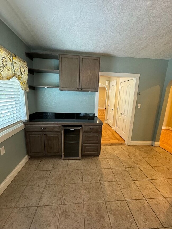 Building Photo - 3 bed 2.5 bath near Pacific Terrace