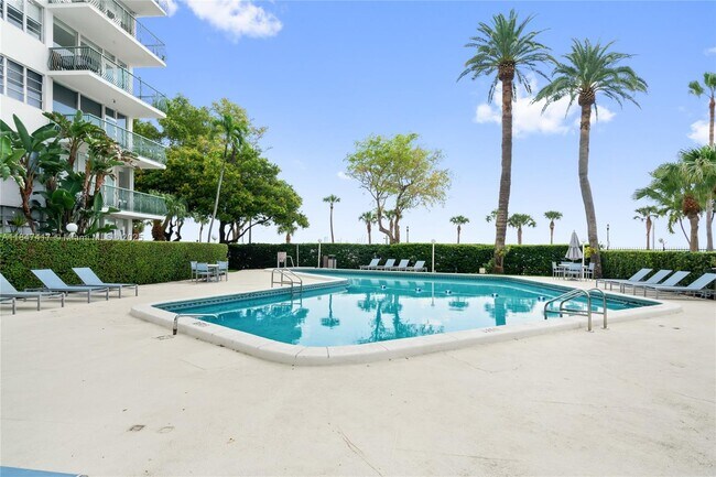 Building Photo - 1408 Brickell Bay Dr