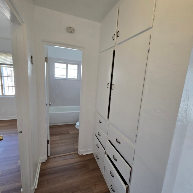 Building Photo - 335 Monroe St NE