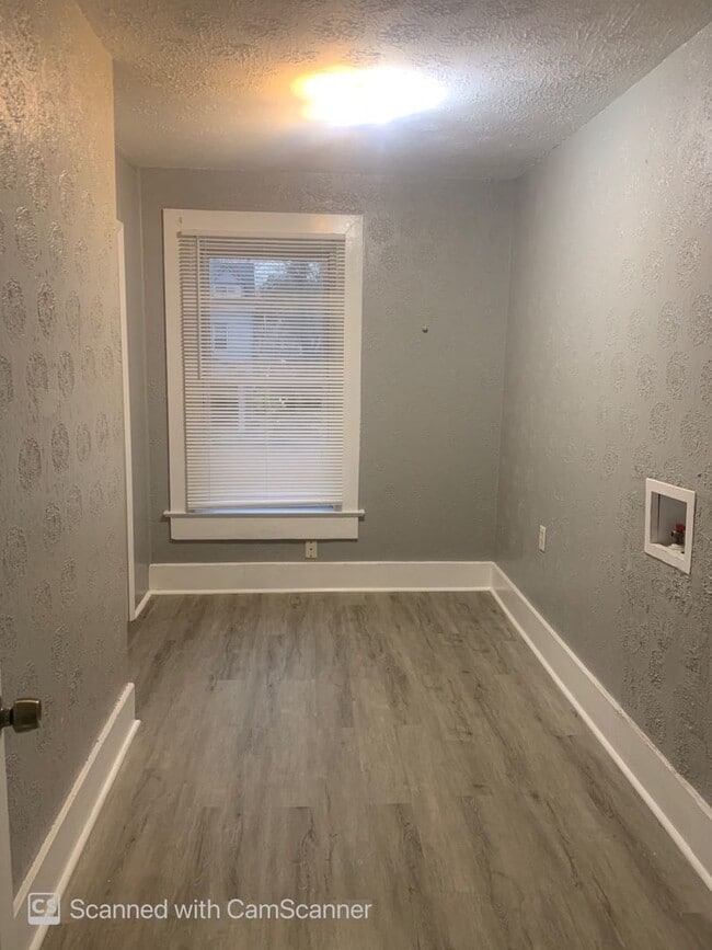 Building Photo - 2008-2010 Wayne Ave