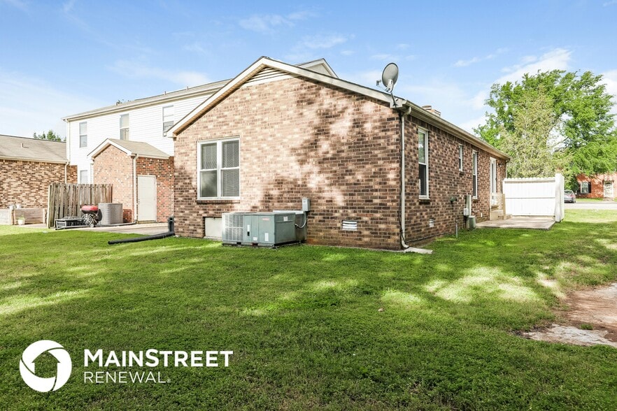 Building Photo - 128 Stokes Dr