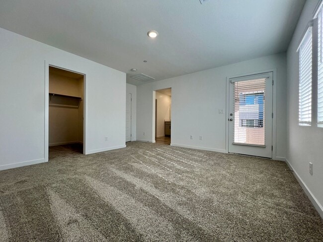 Building Photo - Beautiful Newer 4 Bedroom Home in Cadence with Large Loft