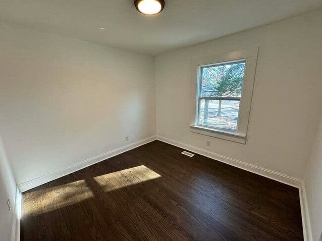 Building Photo - 1001 Archdale Dr