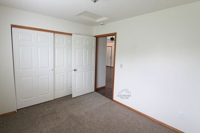 Building Photo - 5108 Catalonia Dr