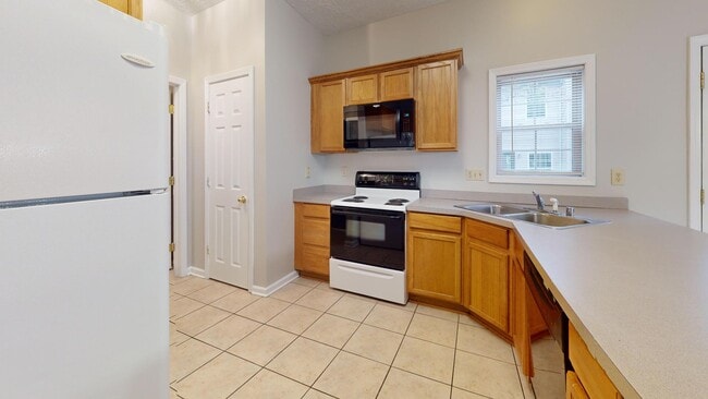 Building Photo - 3735 Lochdale Terrace