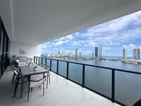 Building Photo - 5000 Island Estates Dr