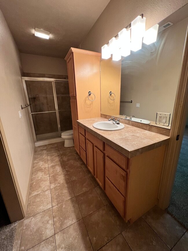 Master Bath - 1616 Treehaven Ct