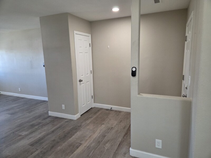 Building Photo - 2751 N Indian Wells Dr