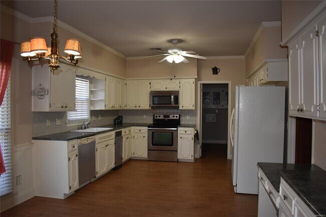 Building Photo - 414 Arrowhead Dr