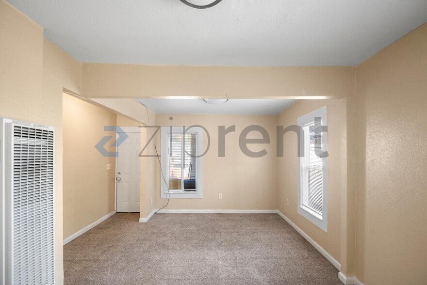 Building Photo - 1613 Pomona St