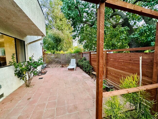 View of private front yard patio - 5303 Alhama Dr