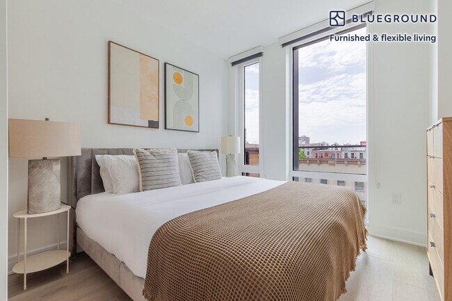 Building Photo - 240 3rd Ave