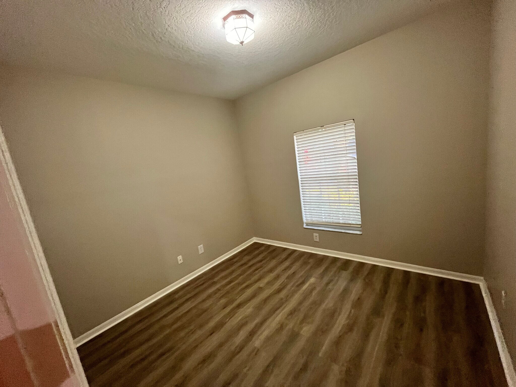 Building Photo - 811 Coade Stone Dr
