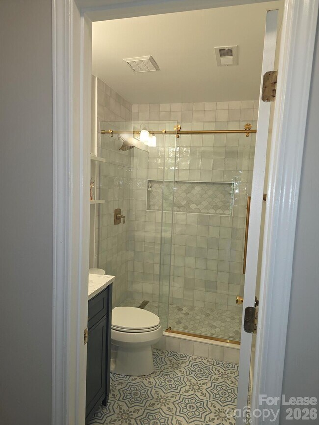 Building Photo - 935 Woodington Ln