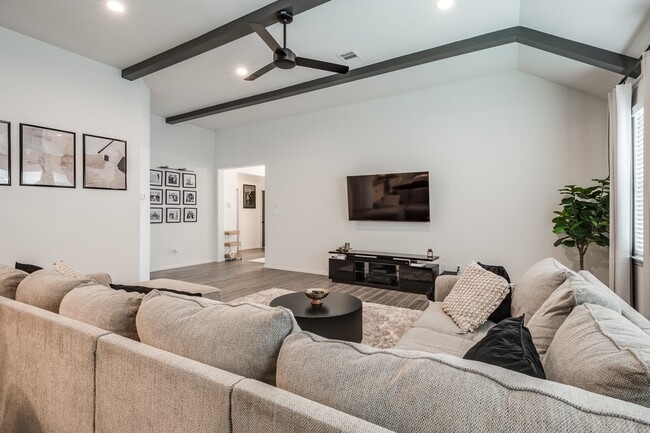 Building Photo - 14231 Angelina Dr