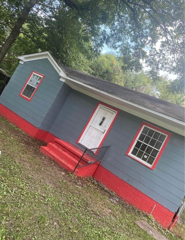 Building Photo - 4910 Sunnybrook Dr