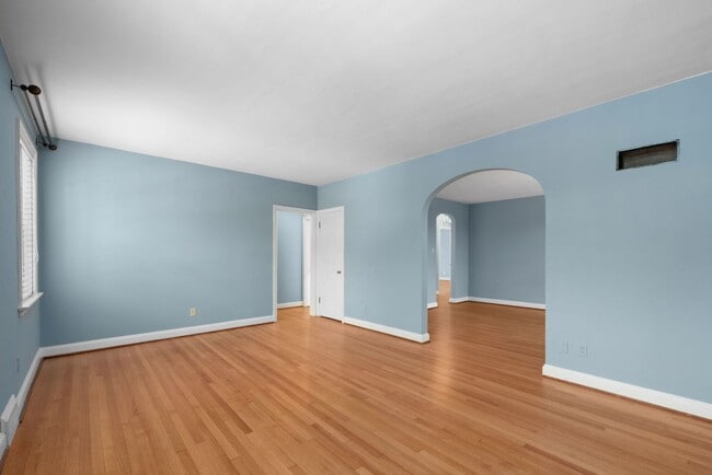 Building Photo - 7710 Brookline Terrace