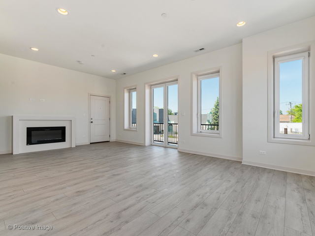 Building Photo - 7355 W Grand Ave