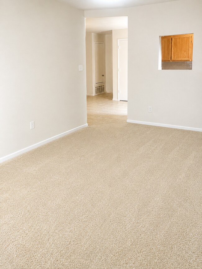 Building Photo - 1308 Chips Dr